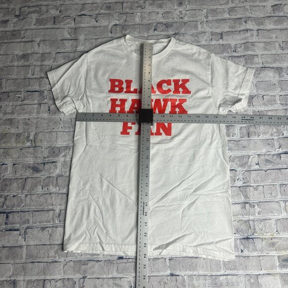 EUC Gildan "Black Hawk Fan" White T-Shirt Red Font Chicago Blackhawks Size Small - Picture 7 of 8